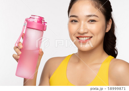 女性 スポーツウェア 水分補給 女性 スポーツウェア 水分補給 58999871