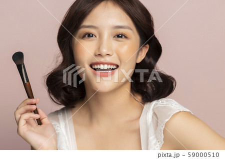 女性 ビューティー メイクアップ 女性 ビューティー メイクアップ 59000510