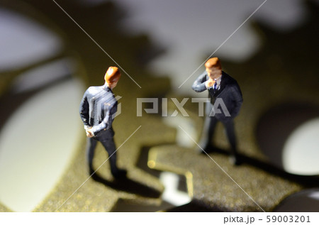 歯車と人物 59003201