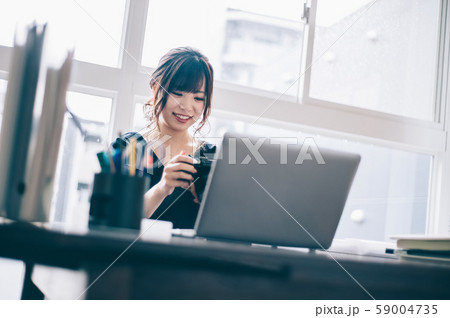 女性 ビジネス カメラ 女性 ビジネス カメラ 59004735