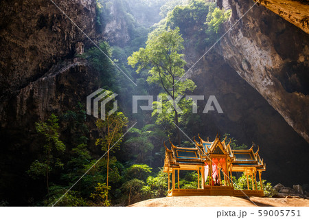 Phraya Nakhon Cave 59005751