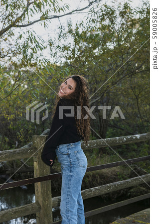 ポー川公園のハーフモデル 59005826