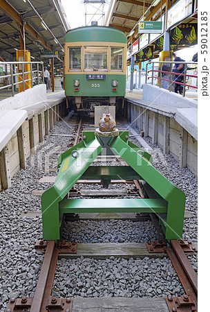 日本の鎌倉都市景観 江ノ島電鉄・鎌倉駅の線路終端の車止め（無事カエル） 59012185