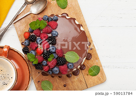 Cheesecake with berries and chocolate 59013784