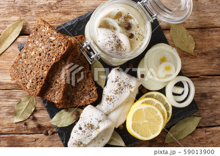 Recipe for marinated herring with onions, vinegar, 59013900