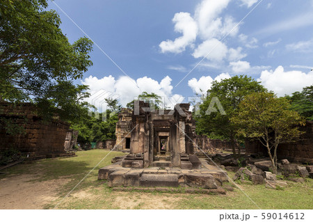 タイとカンボジアの国境のクメール遺跡プラーサートタームアントム タイとカンボジアの国境のクメール遺跡プラーサートタームアントム 59014612
