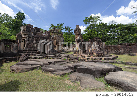 タイとカンボジアの国境のクメール遺跡プラーサートタームアントム タイとカンボジアの国境のクメール遺跡プラーサートタームアントム 59014615
