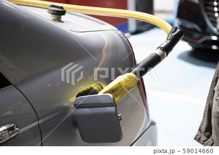 ガソリンスタンド 自動車 乗用車 59014660