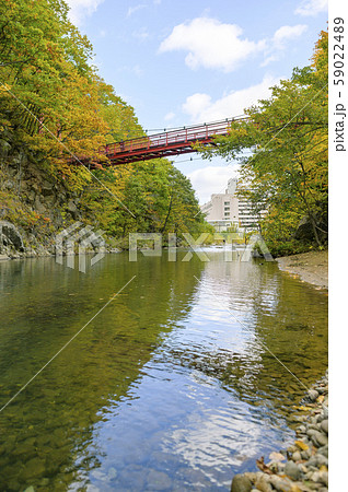 秋の定山渓 二見吊橋 59022489