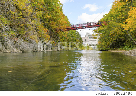 秋の定山渓 二見吊橋 59022490