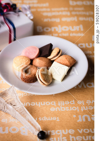 クッキーとチョコレート クッキーとチョコレート 59028307