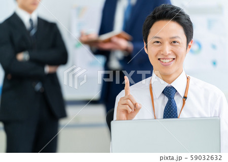 男性会社員 ビジネスマンビジネスイメージ 男性会社員 ビジネスマンビジネスイメージ 59032632