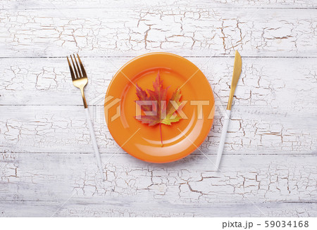 Autumn table setting with leaves 59034168