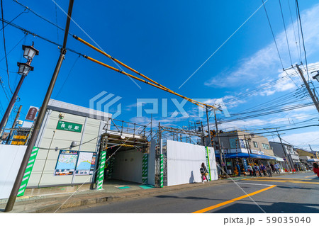 日本の鎌倉都市景観 江ノ島電鉄・長谷駅などを望む 59035040