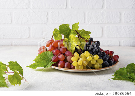 Assortment of different sort of grapes Assortment of different sort of grapes 59036664