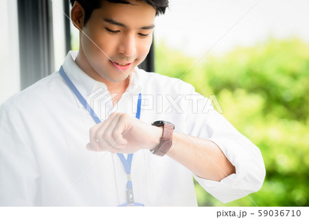 男性　ビジネス　腕時計 59036710