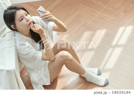 女性 ライフスタイル スマホ 女性 ライフスタイル スマホ 59039194