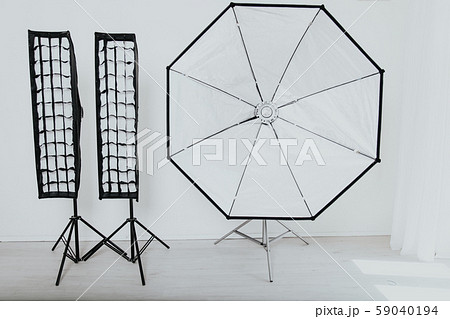 Flash on a white background in the Photo Studio equipment 59040194