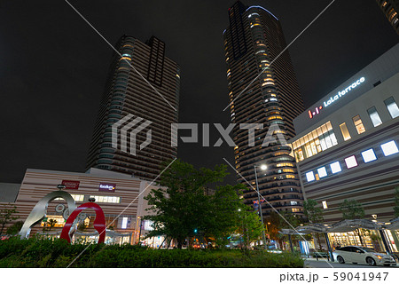 日本の東京都市景観　台風19号の影響で、停電となっている武蔵小杉のタワーマンション＝10月15日撮影 59041947