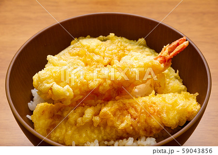 天丼。(天ぷらは、えび･いか等。) 59043856