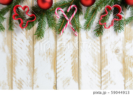 Christmas decorations, gingerbread shape and candy 59044913