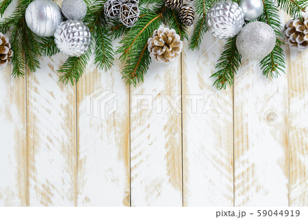 Christmas decorations, white balls and pine cones 59044919