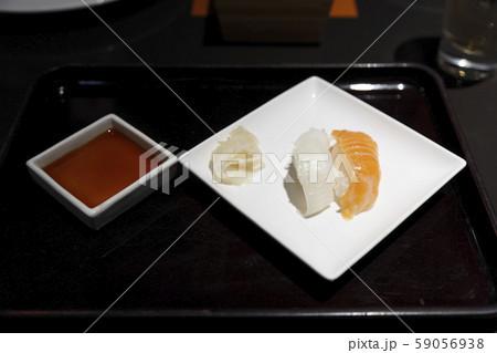 お寿司 にぎり 59056938