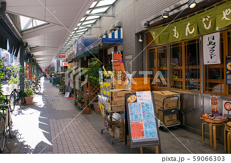 東京都　月島もんじゃストリート　西仲通り商店街 59066303