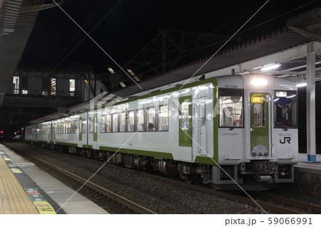 東日本台風被害の臨時便:郡山駅に停車中の東北本線キハ110 東日本台風被害の臨時便:郡山駅に停車中の東北本線キハ110 59066991