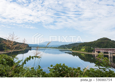 釜房湖 蔵王連峰 山並み 水面 反射 釜房湖 蔵王連峰 山並み 水面 反射 59080754