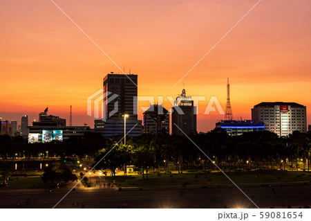インドネシア・ジャカルタの都市風景 夕景 インドネシア・ジャカルタの都市風景 夕景 59081654