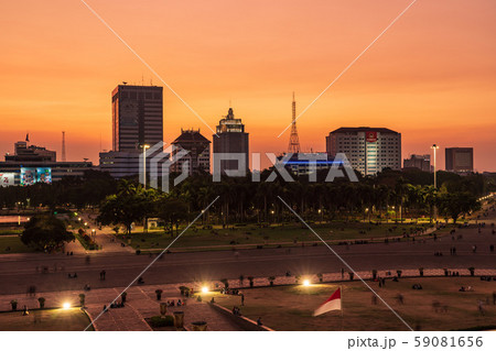 インドネシア・ジャカルタの都市風景　夕景 59081656