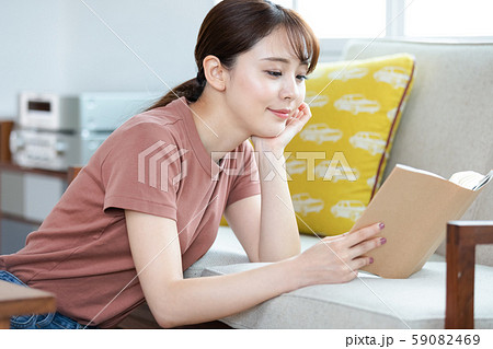 読書イメージ 読書イメージ 59082469