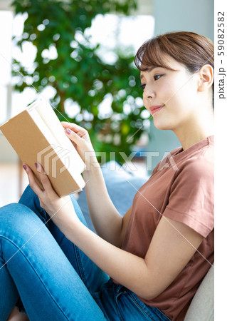 読書イメージ 読書イメージ 59082582