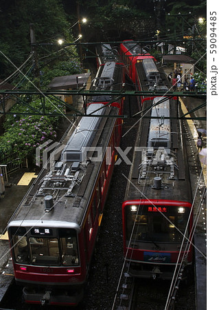塔ノ沢駅に停車中の箱根登山鉄道 59094485