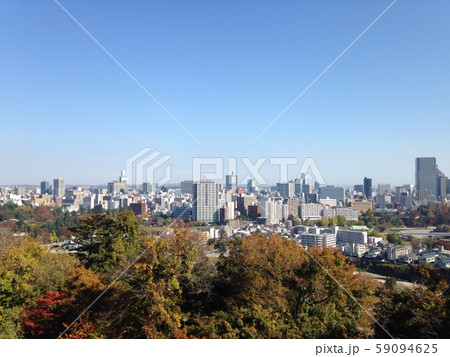 都会から離れた丘からの風景 都会から離れた丘からの風景 59094625