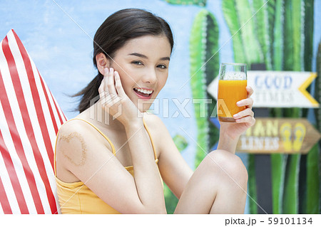 女子旅　リゾート　海 59101134