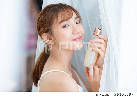 女性　ビューティー 59101597