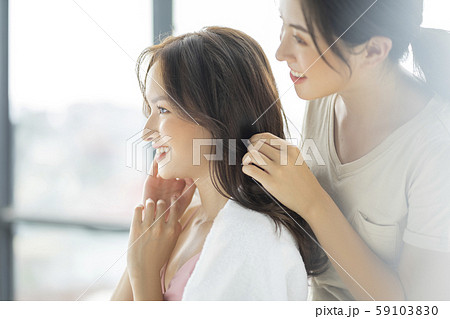 女性　ヘアケア　ヘアサロン 59103830