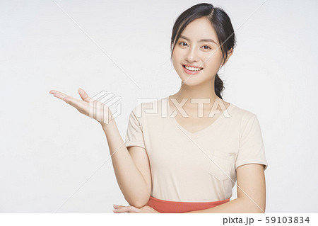 女性 カフェ 店員 女性 カフェ 店員 59103834