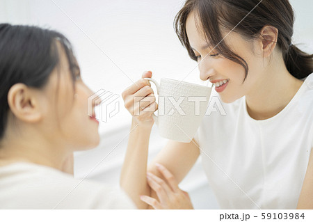 女性 友達 会話 女性 友達 会話 59103984