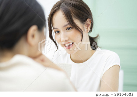 女性 友達 会話 女性 友達 会話 59104003