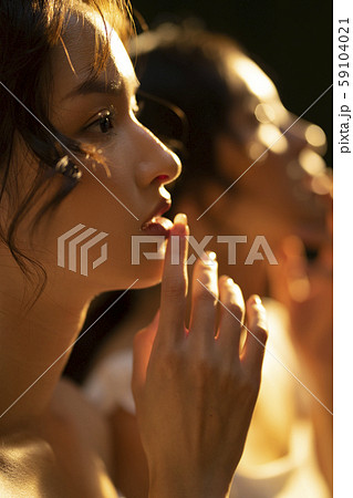 女性　ビューティー　夕日 59104021
