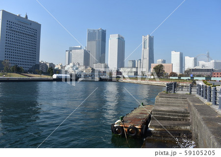 横浜港から見るみなとみらい地区 59105205