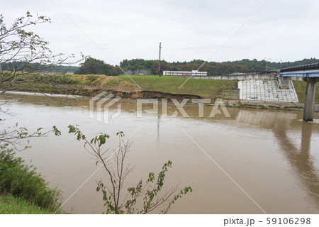 吉田川　堤防　浸食　崩落　法面 59106298
