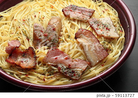 コンビニパスタ ソーセージとベーコンのペペロン コンビニパスタ ソーセージとベーコンのペペロン 59113727