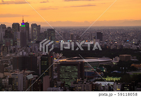 日本の東京都市景観 12月に竣工予定の新国立競技場などを望む 日本の東京都市景観 12月に竣工予定の新国立競技場などを望む 59118058