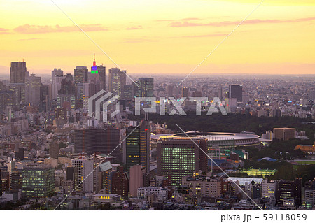 日本の東京都市景観 12月に竣工予定の新国立競技場などを望む 59118059