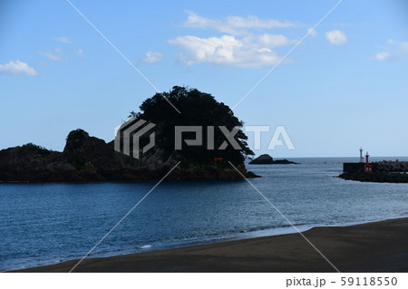 徳島日和佐の大浜海岸の立島 徳島日和佐の大浜海岸の立島 59118550