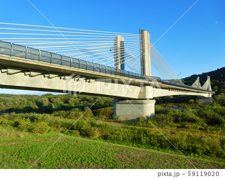 米代川に架かる翔鷹大橋　 59119020